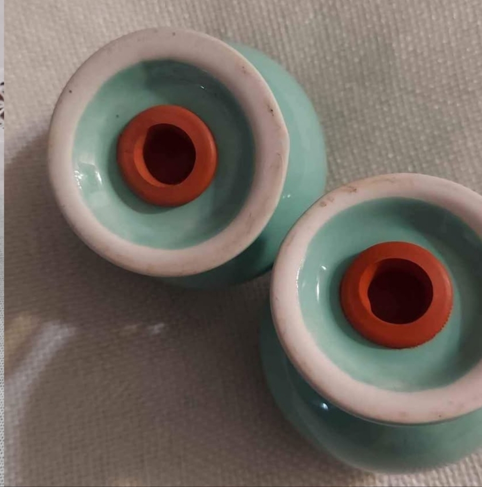Vintage Fiesta Light Green Ball Salt and pepper shakers - Picture 2 of 2